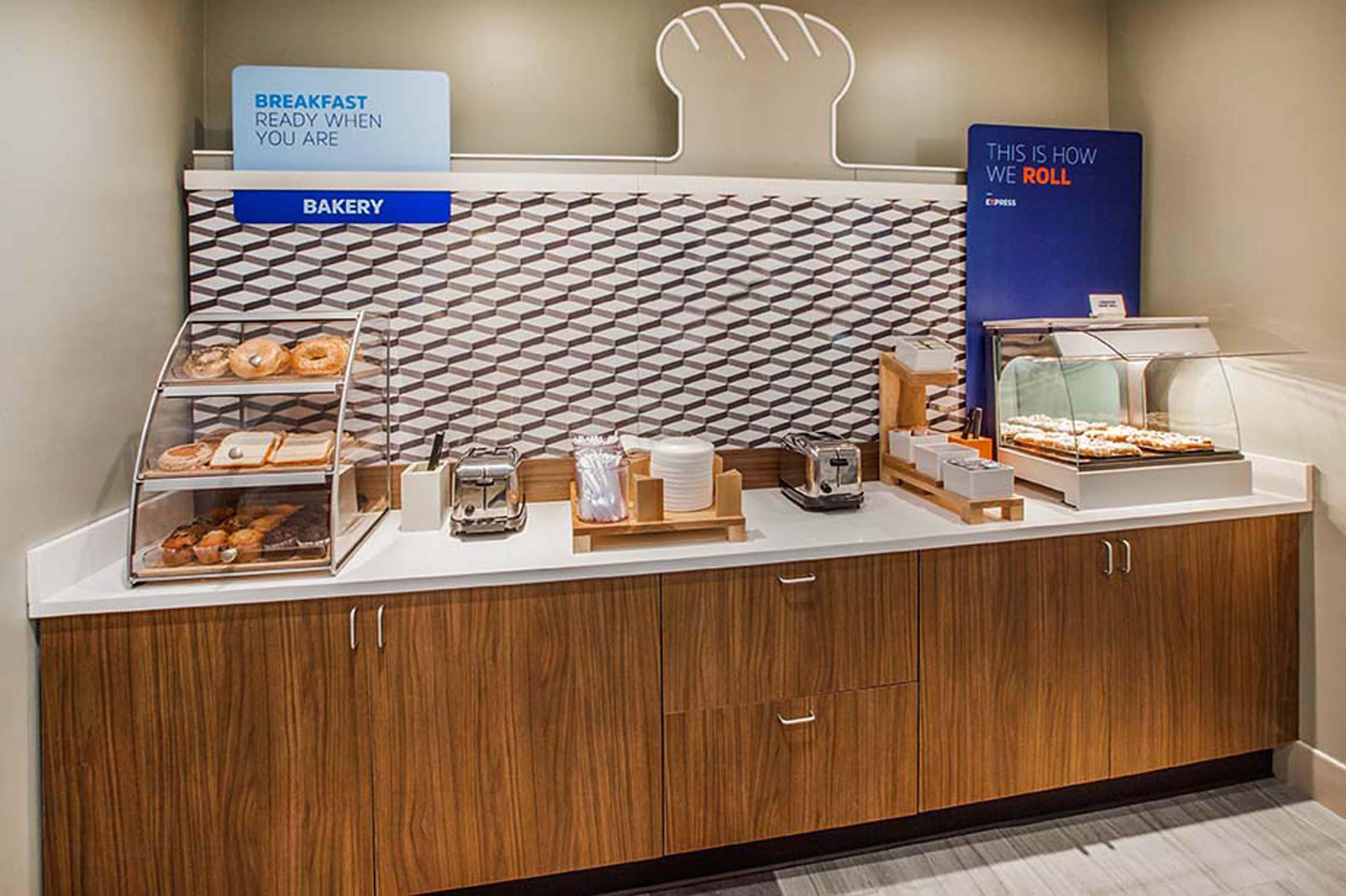 Holiday Inn Express Frisco Legacy Park Area, An Ihg Hotel Экстерьер фото